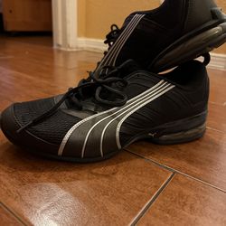 Puma Black & White Sneakers – Brand New