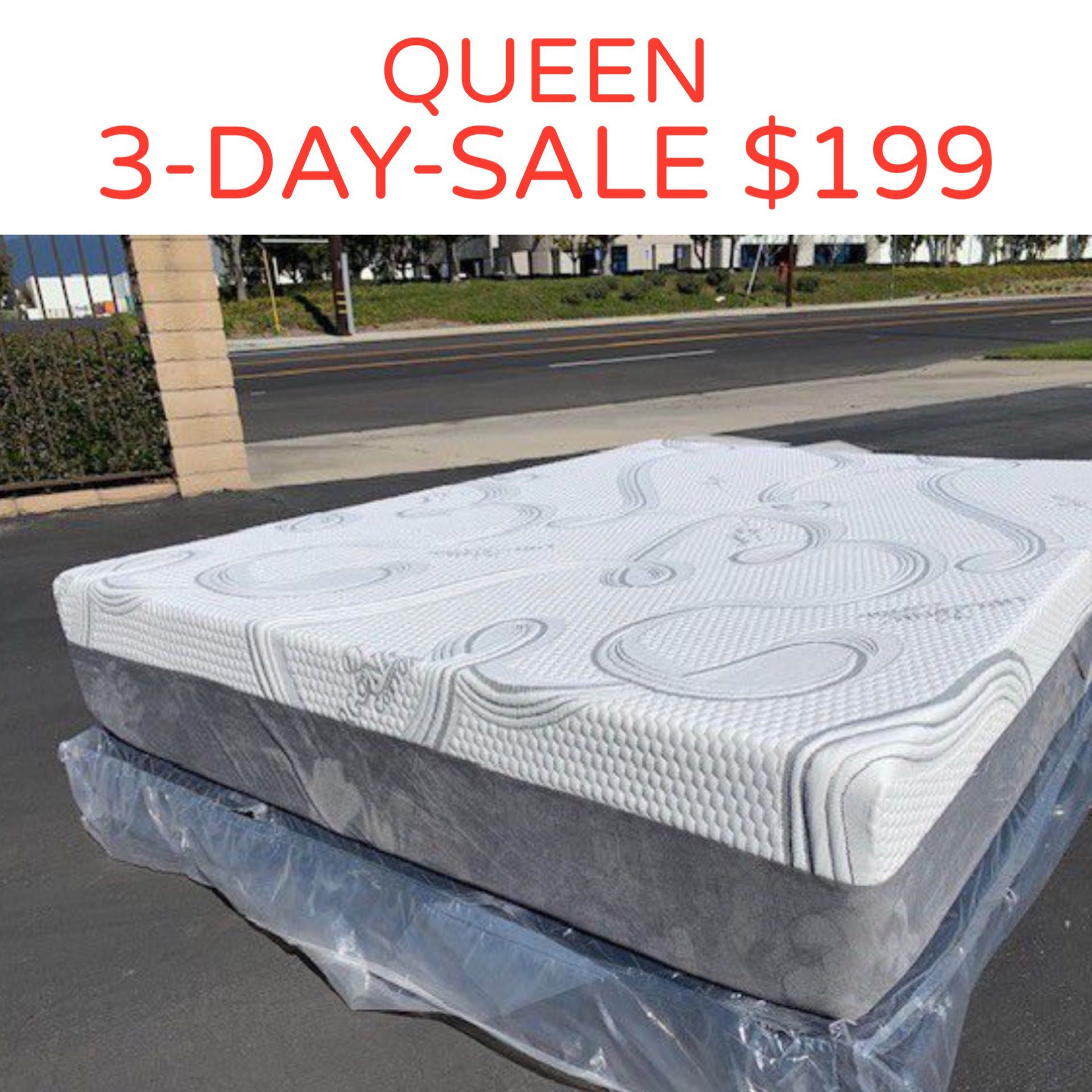 Memory foam Queen mattress 12” 
