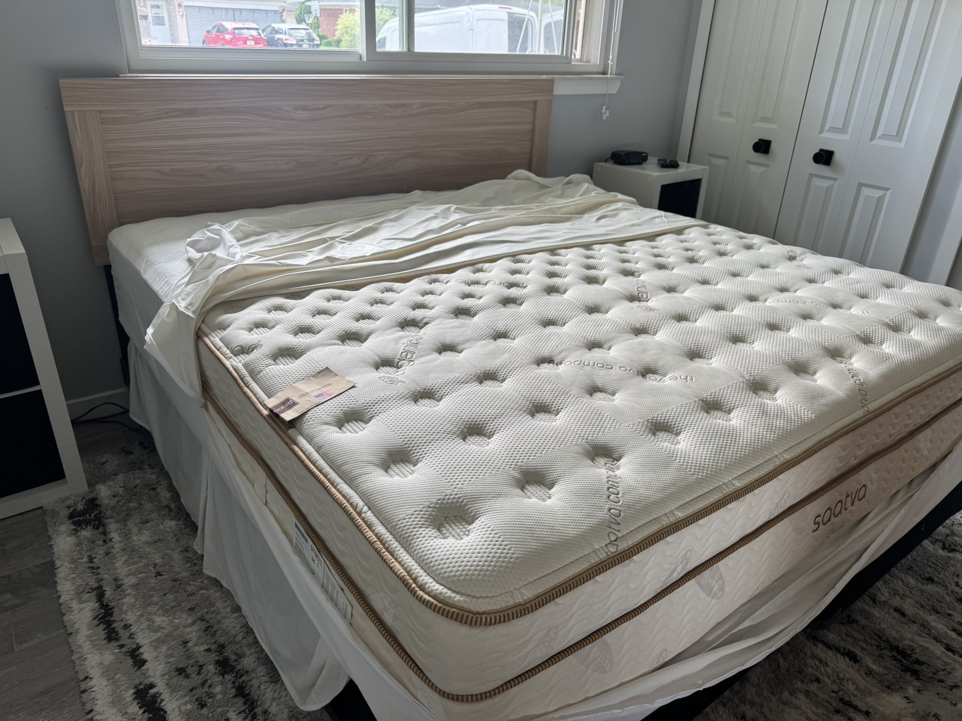 DELIVERY 🚚 King Size Saatva Mattress Bed Box And Frame W/ Head Board