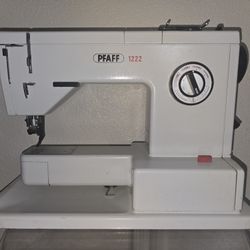 Pfaff 1222 Sewing Machine