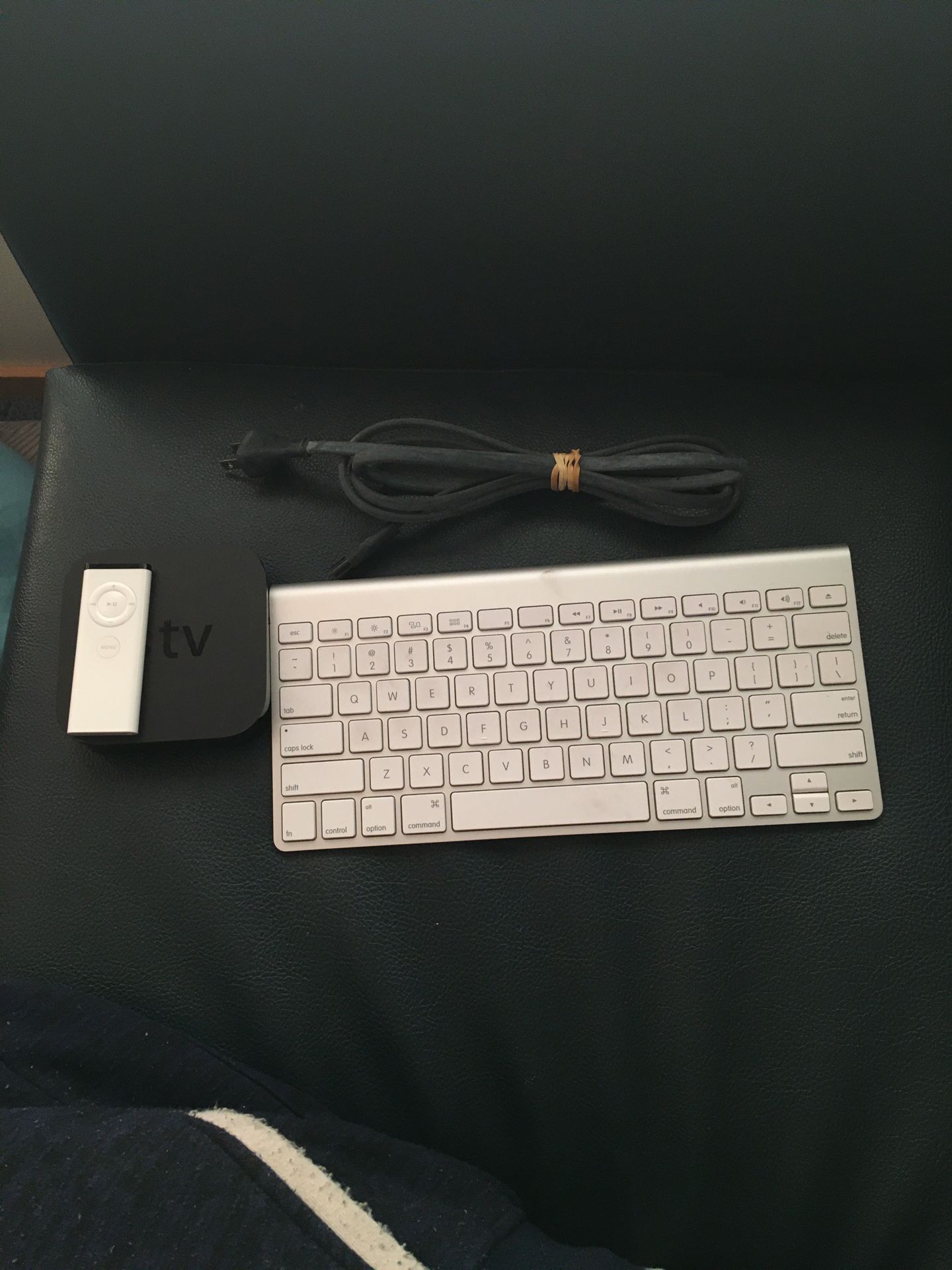 Jail broken apple TV 32 use with replacement remote control and Apple Wireless keyboard