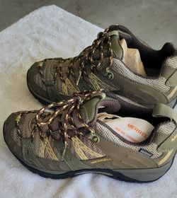 Kids Merrell shoes 👞