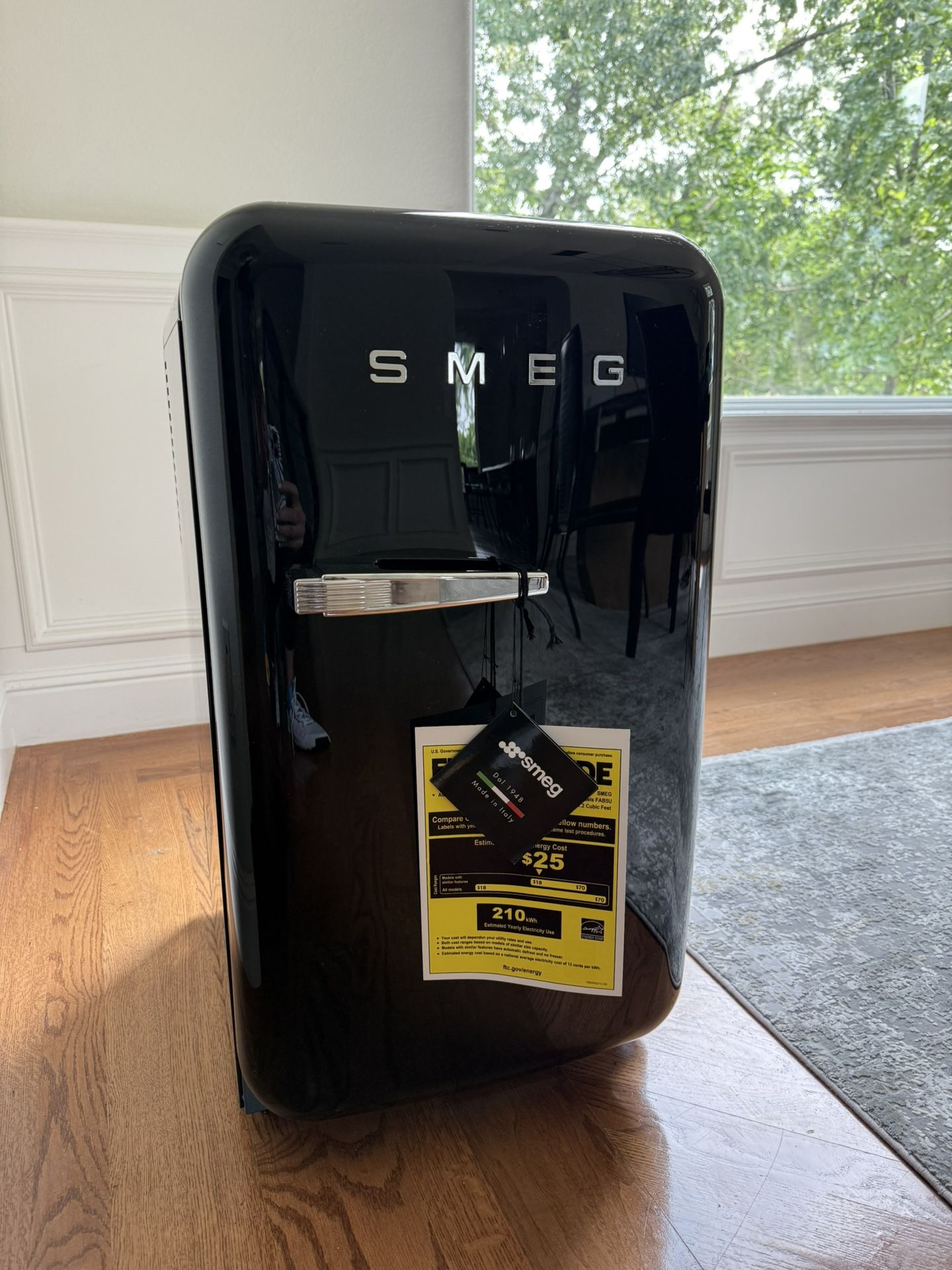 Smeg Fab 5 Mini Refrigerator