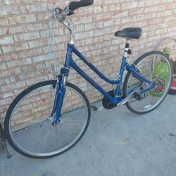 Women Bike, Giant Cypress, Speed 21, Wheels Size 28"