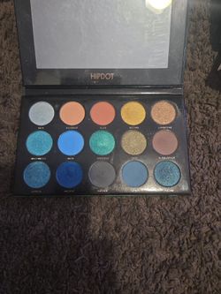 Hipdot eyeshadow Pallette
