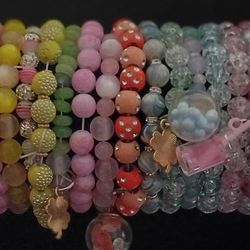 Light and pastel colors.