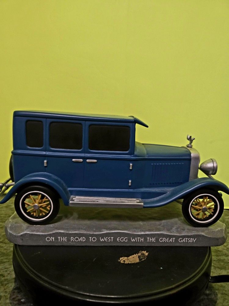 Rare Levenger " The Great Gatsby" Bookend Featuring an Antique Car Replica 10.5"×6"