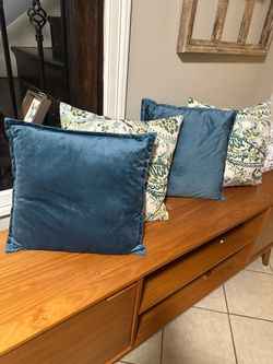 Decor pillows