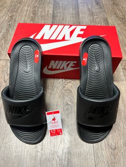 Nike Benassi Slides