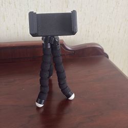 Universal Smartphone Tripod Adapter Holder