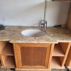 5 Vanities Pulled Out From The LA Valencia Hotel.