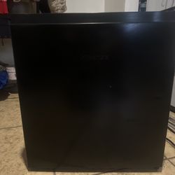 Mini fridge 
