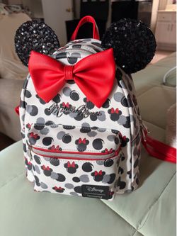 Minnie Mouse loungefly