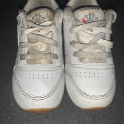 Children’s Classic Reebok’s Size 6 
