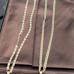 Left 10kt Chain 7.5 14kt Penandant 2 Grams Right Chain 14kt 15.5