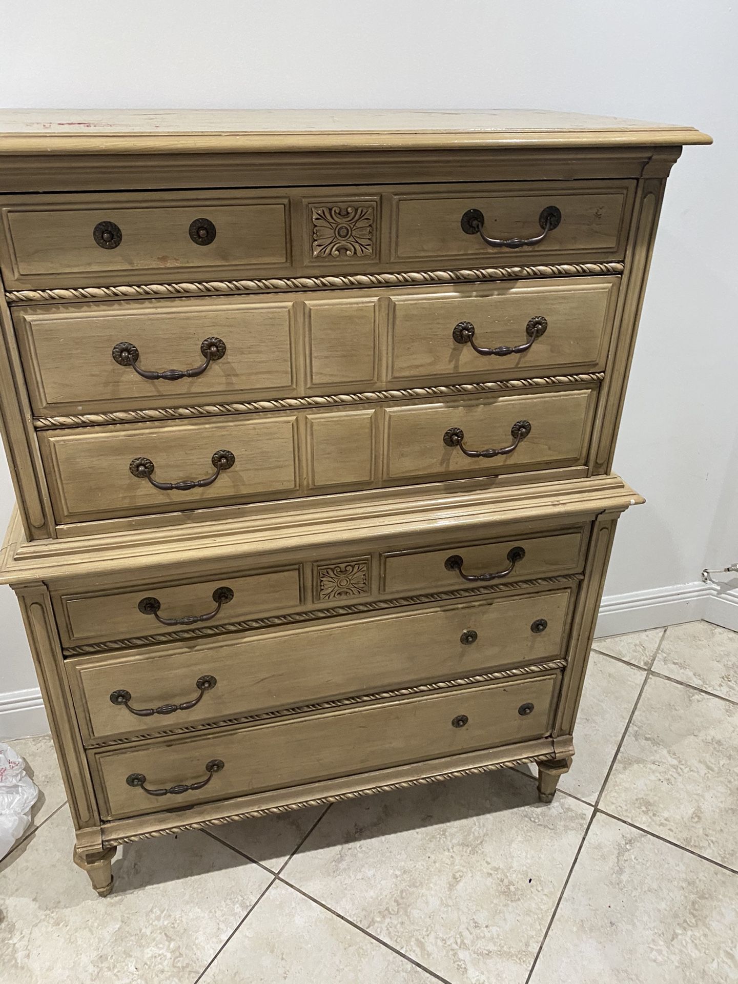 Vintage bedroom dresser for Sale in Miami, FL OfferUp
