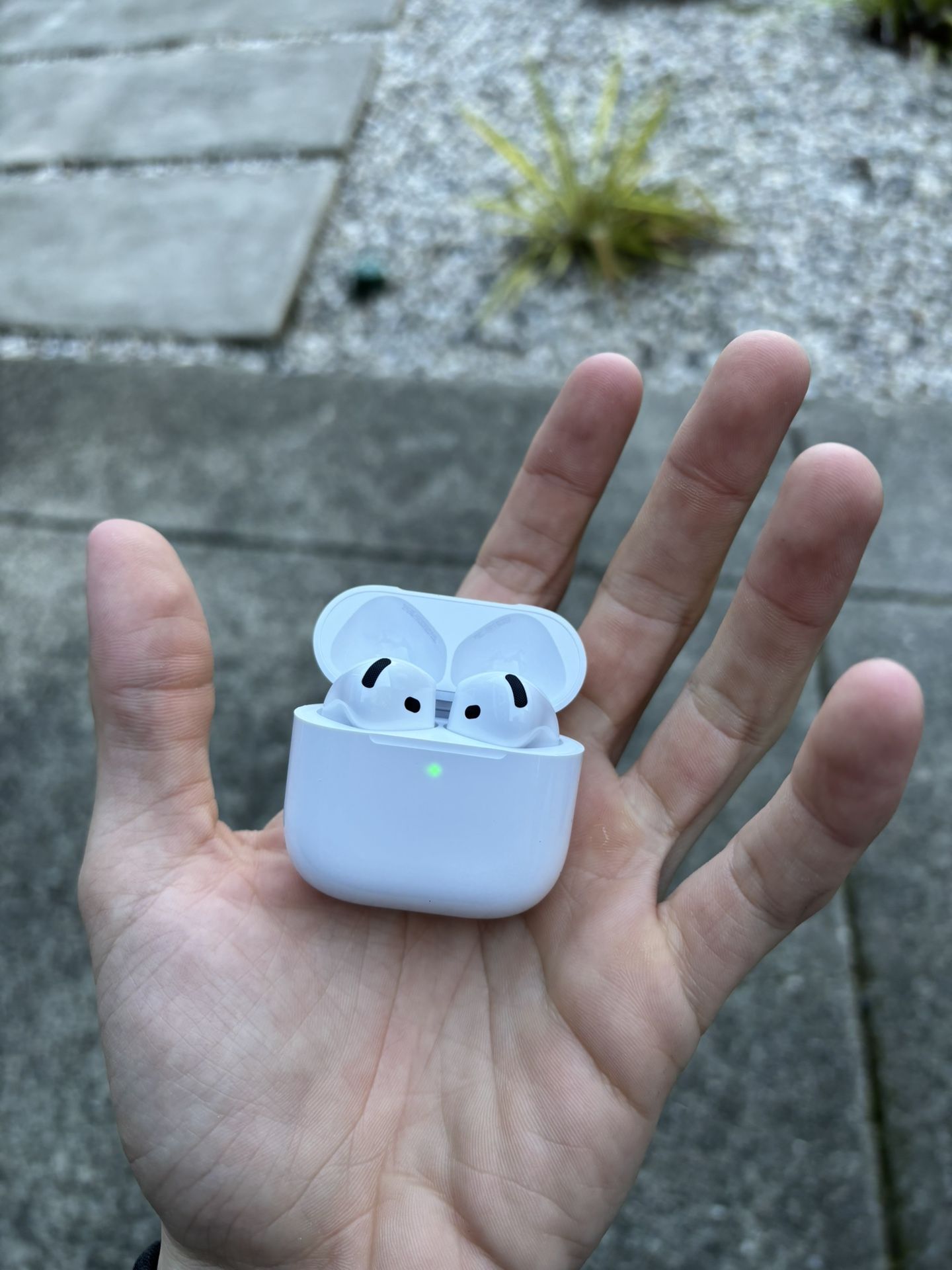 (NEW) Airpods 4 w/nc