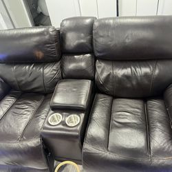 Power Recliner With Nice Storage In Middle