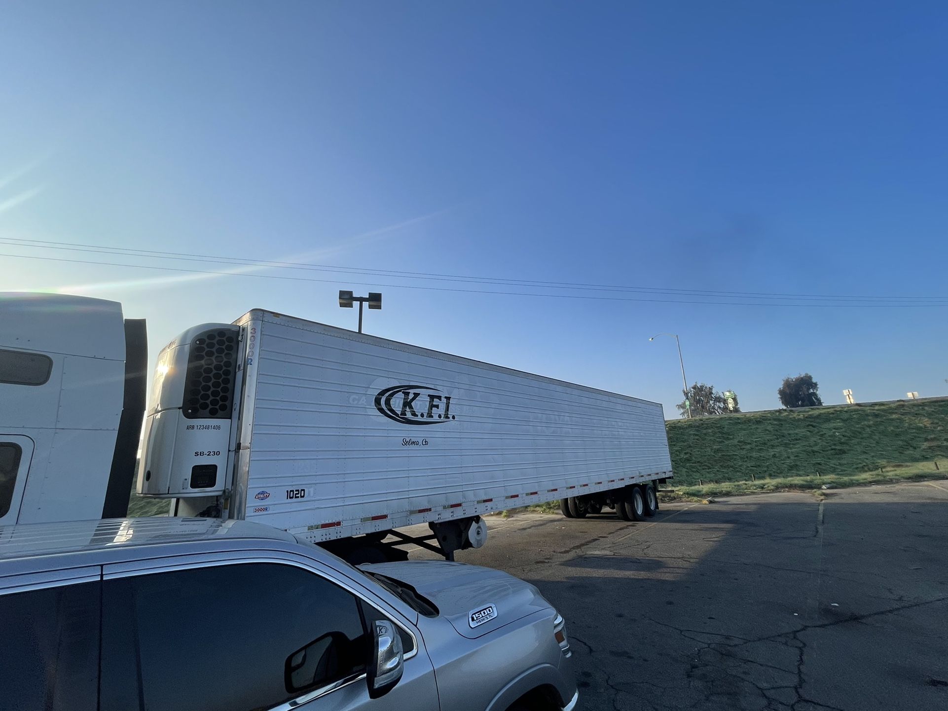 REEFER TRAILER