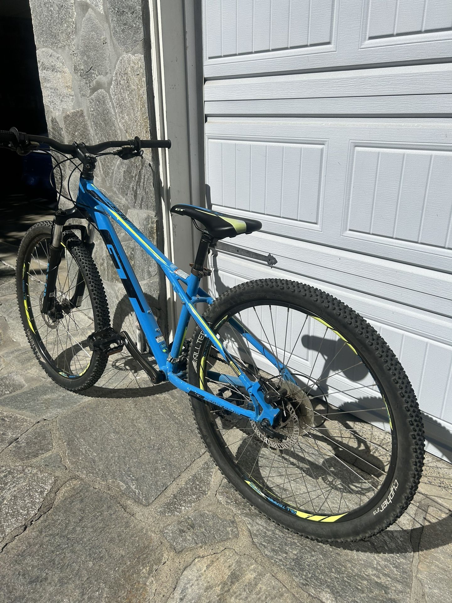 GT 24 speed Mountain Bike Dual adjustable shocks. Ready to ride