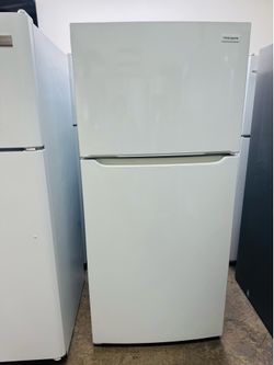 Frigidaire apartment size refrigerator