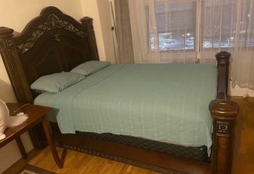LUXURY QUEEN BED + MATRESS