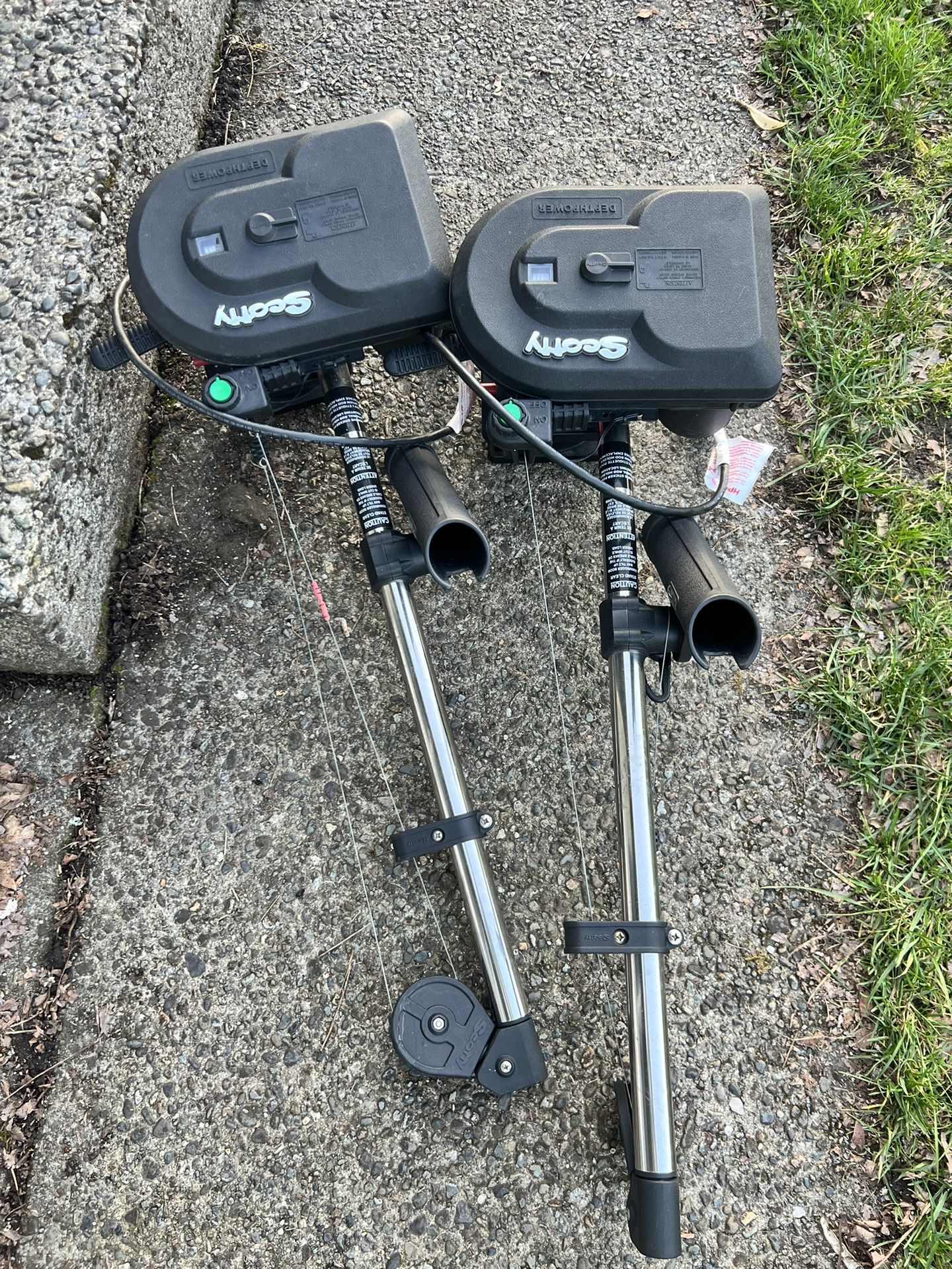 Scotty 1101 Depthpower Electric Downrigger w/30inch Boom for Sale in Joint Base Lewismcchord