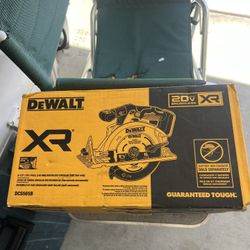 DeWalt DCS565B 20V MAX BL Li-lon 6- 1/2 in. Circular Saw (Tool Only)