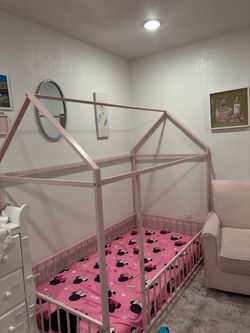 Princess Crib Twin Bed Style (BED ONLY) & Pink Recliner