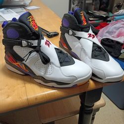 Jordan 8 Retro 3peat(8.5M) BRAND NEW