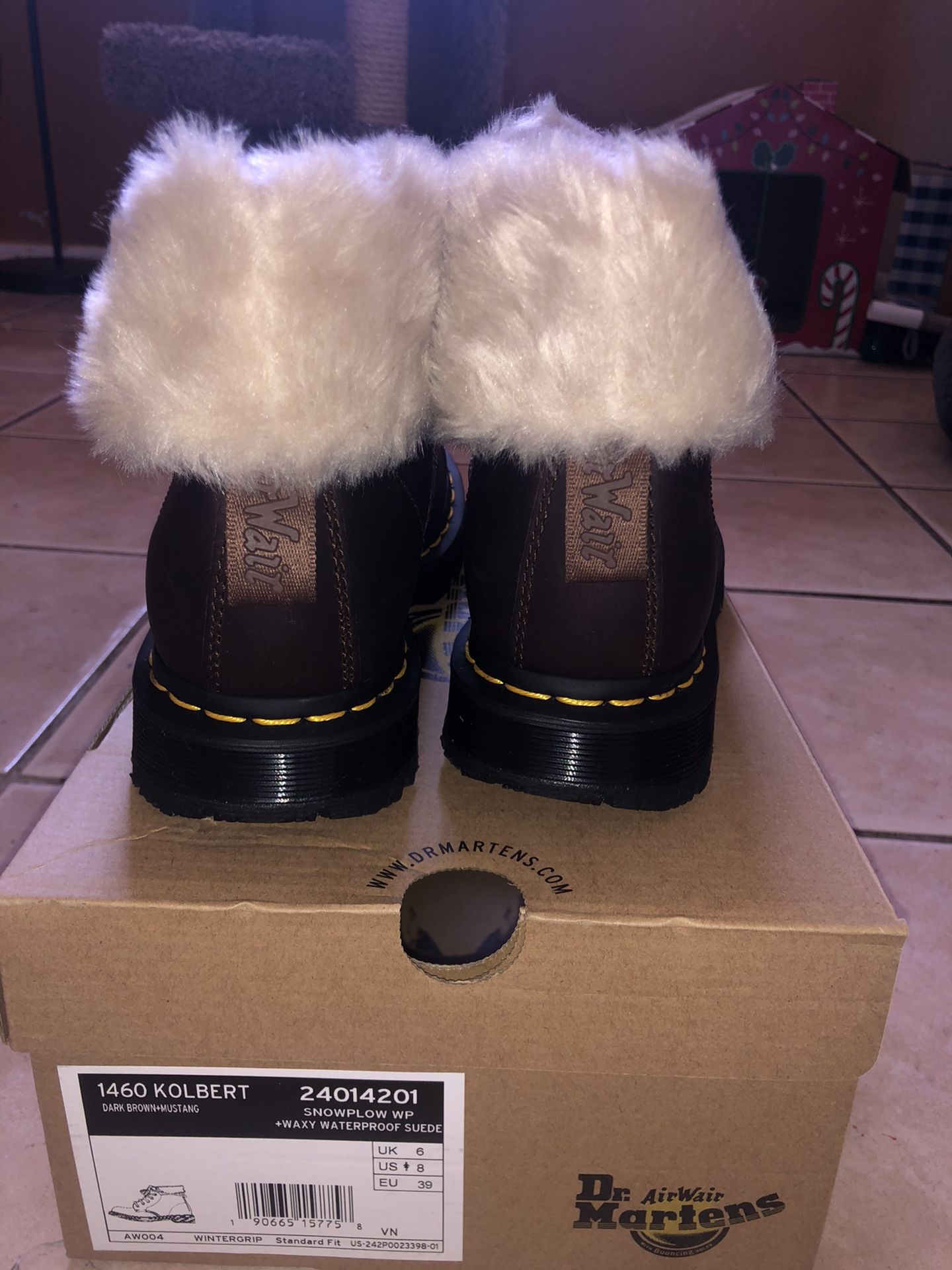 Dr. Martens Women’s 8