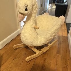 Ride On Swan by Animal adventure