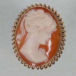 Vintage 14KT Yellow GOLD twist Bezel  Cameo Of Young Lady With Ponytail. 