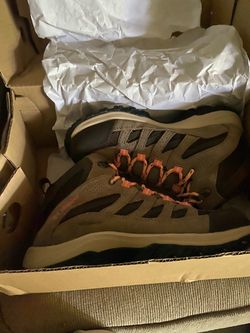 Columbia hiking boots