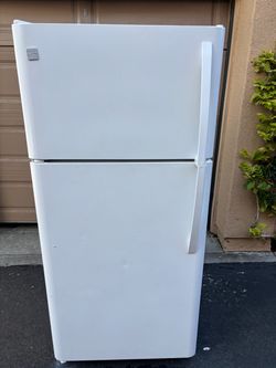 White Kenmore  Top-Freezer Refrigerator $230 Free Delivery