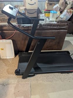 Treadmill with incline