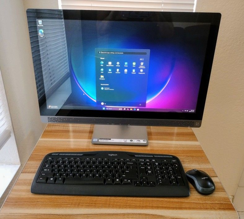 All-in-1 Computer Desktops No Tower Needed ***Like New 