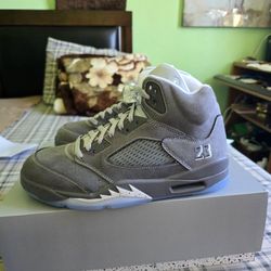 SZ 10.5 JORDAN 5 WOLF GREY