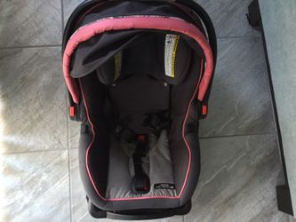Graco car seat/ good condition