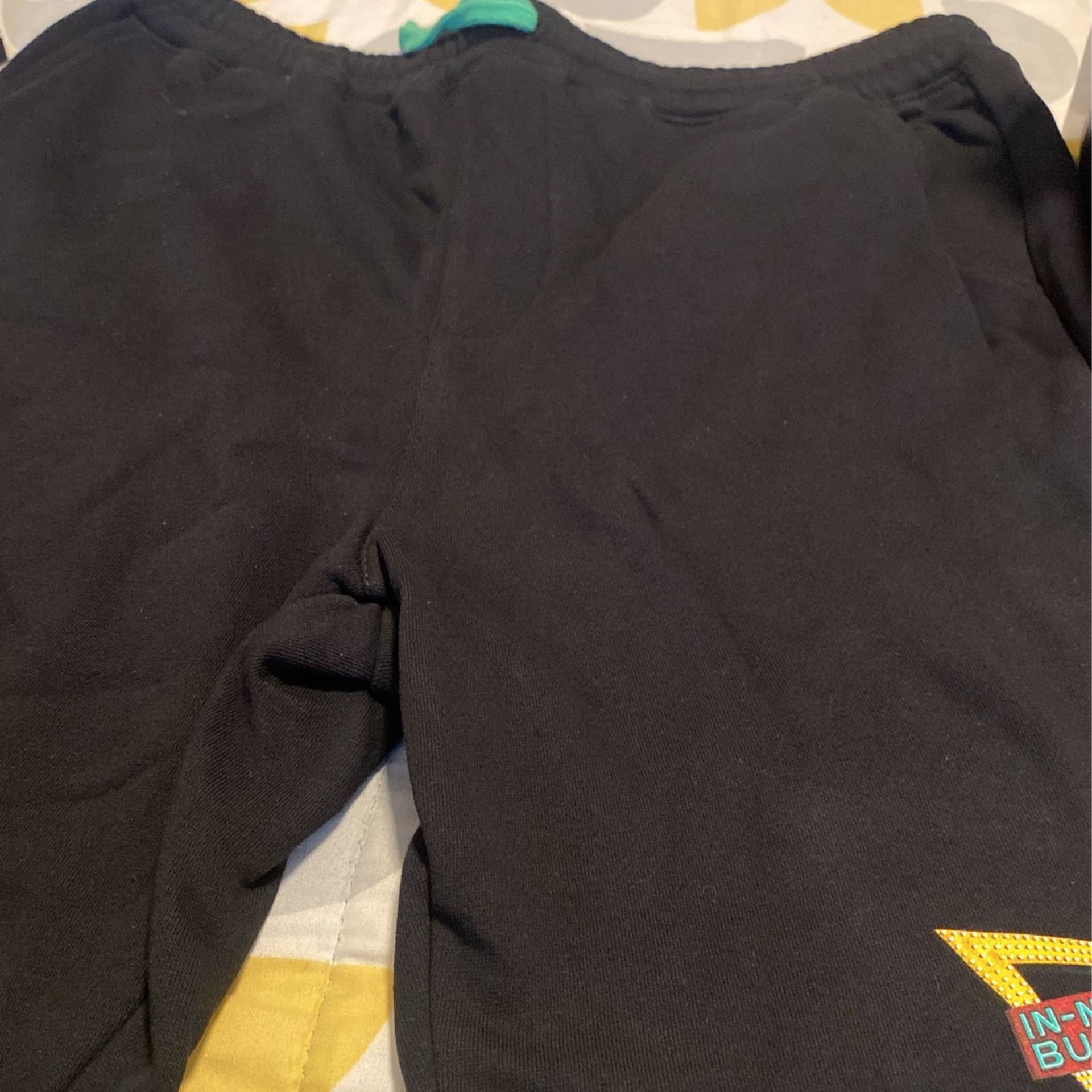 IN-N- Out Shorts Size XL
