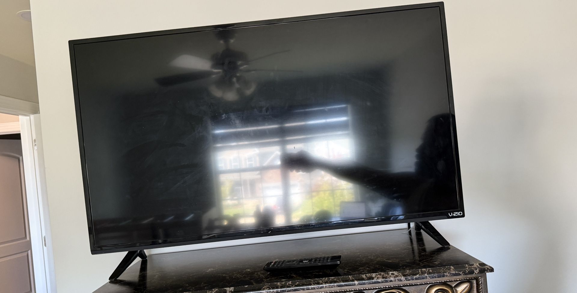 32” VIZIO TV