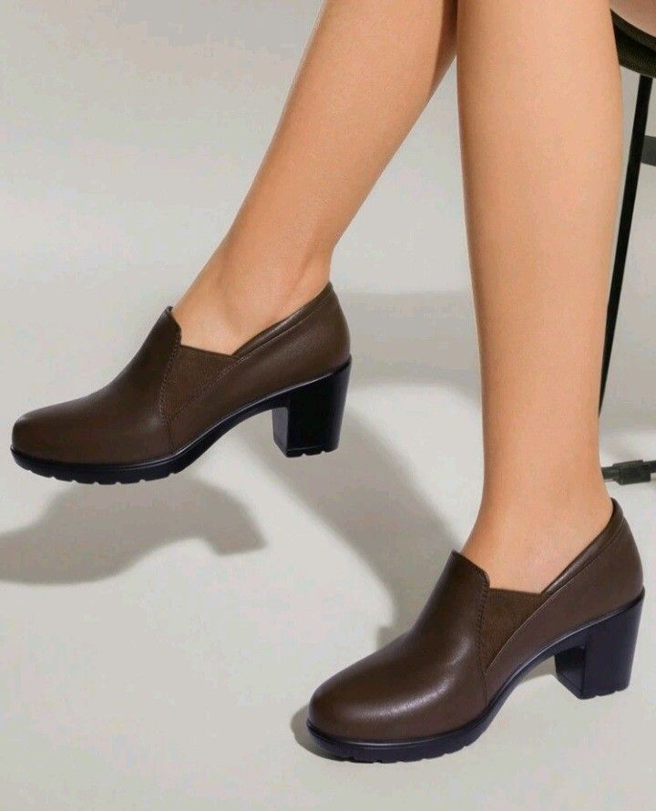 New With Tags High-quality Brand Satin Woman's Dress Shoes Dream Paris Brand Size 11 Chocolate Color Low Heels Comfy With Style $40