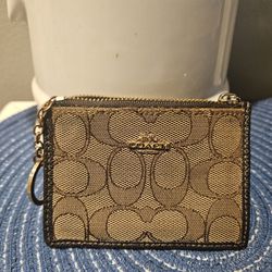 Small Coach Wallet I'd Holder 