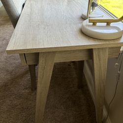 Reading desk 