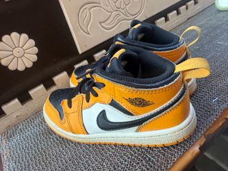Jordan’s shoes boys size 10C