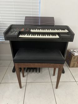 Electric piano works great great condition must sell make offer