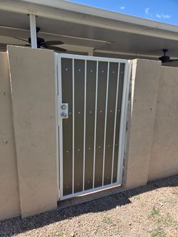 Gate