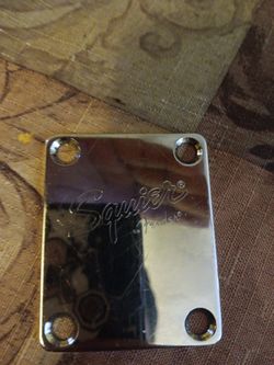 Squire Neck Plate