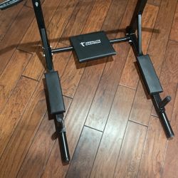 Pull Up Bar And Dip Machine