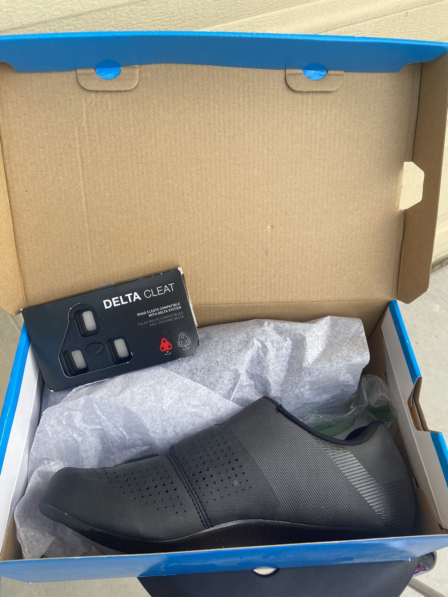 BNWT Cycle Shoes With Clips